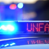 Auf der A1 kam es zu einem Unfall. (Symbolbild)