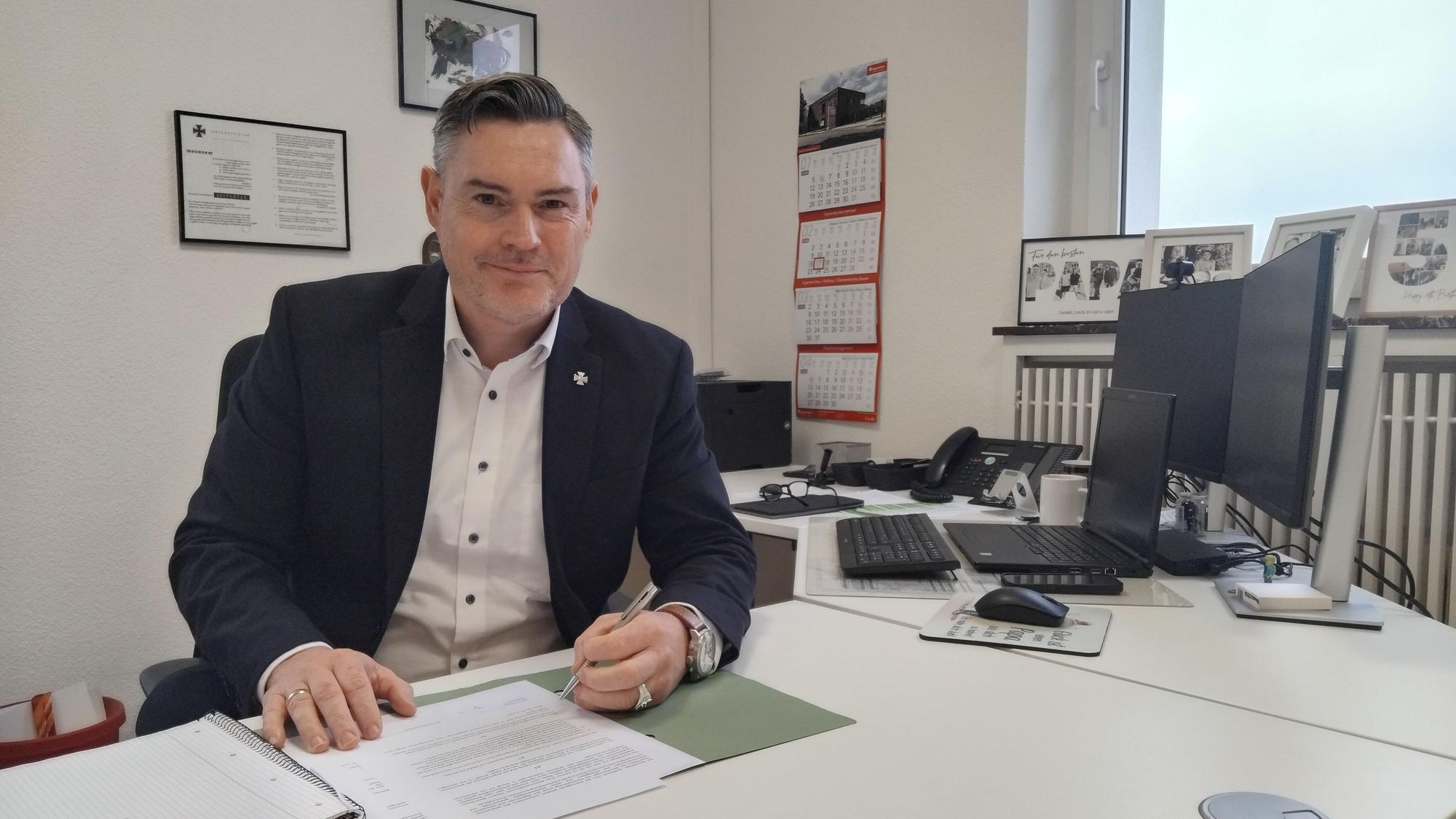 Altes Büro, neue Rolle: Der neue Bürgermeister Karsten Schäfer war vorher Beigeordneter.