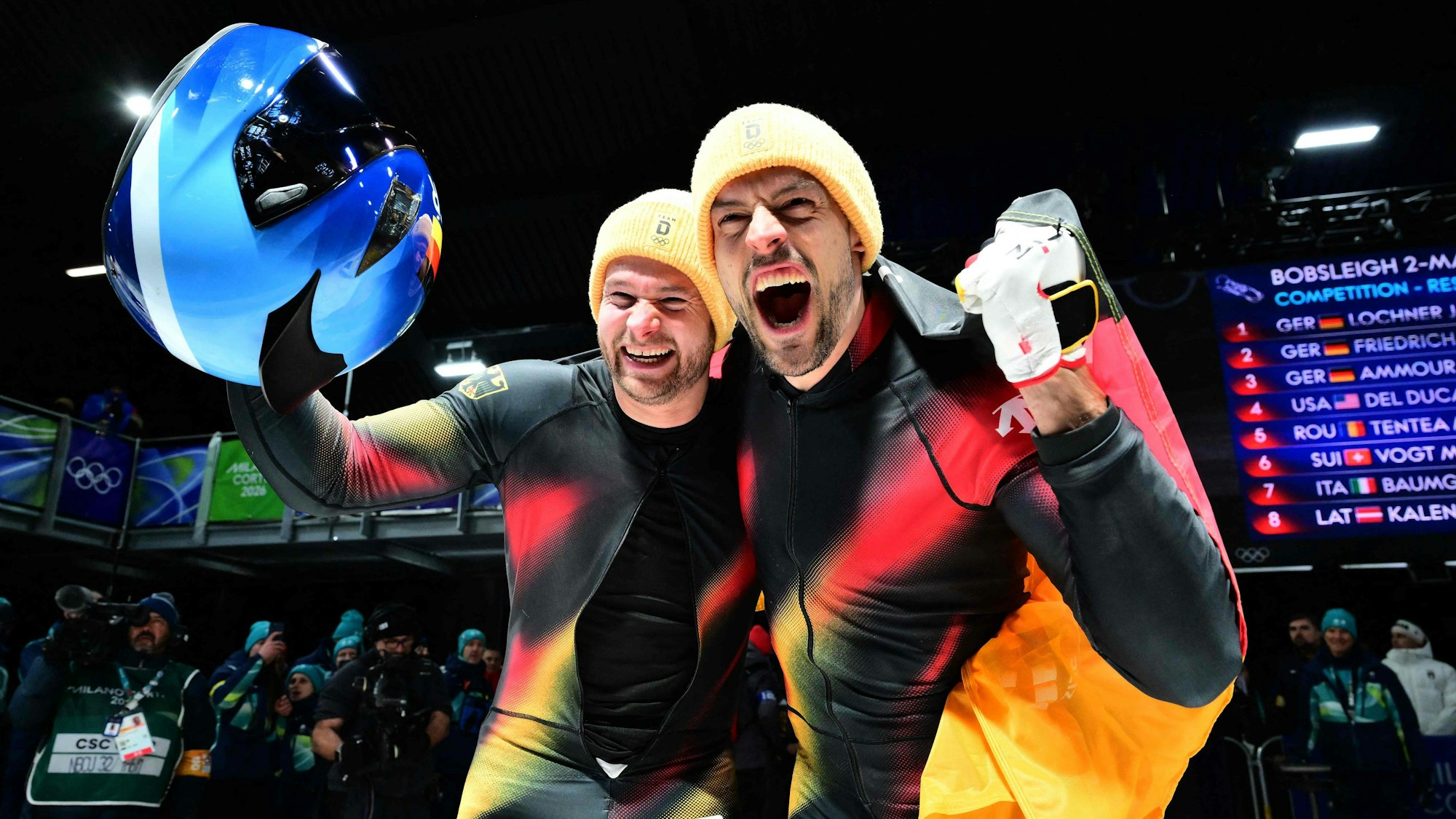 Johannes Lochner und Georg Fleischhauer jubeln im Ziel.