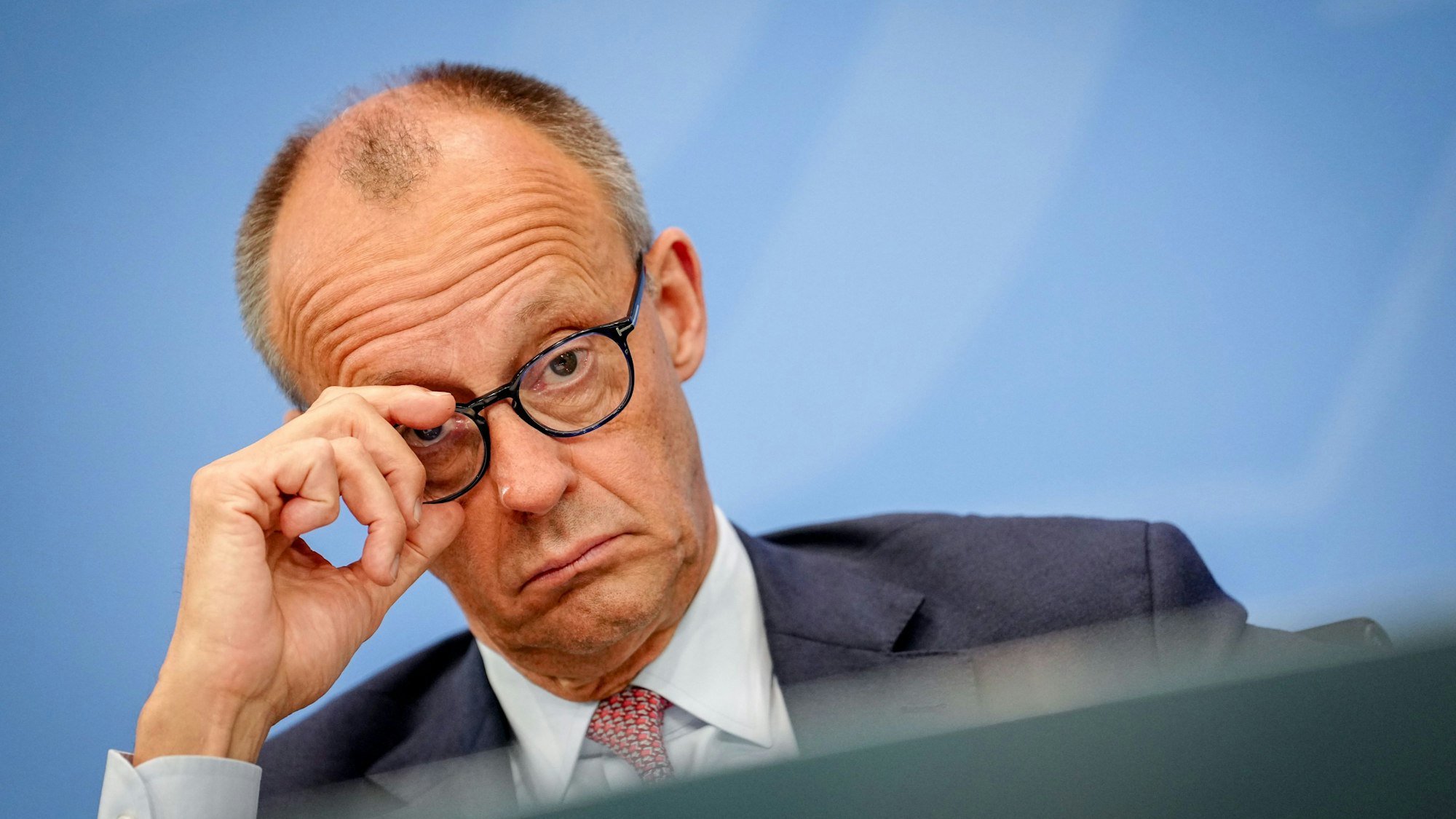 ARCHIV - 18.06.2025, Berlin: Bundeskanzler Friedrich Merz (CDU) gibt nach der Ministerpräsidentenkonferenz im Bundeskanzleramt eine Pressekonferenz. (zu dpa: ««Zitrone ausgequetscht» - Merz widerspricht SPD-Steuerplänen») Foto: Kay Nietfeld/dpa +++ dpa-Bildfunk +++