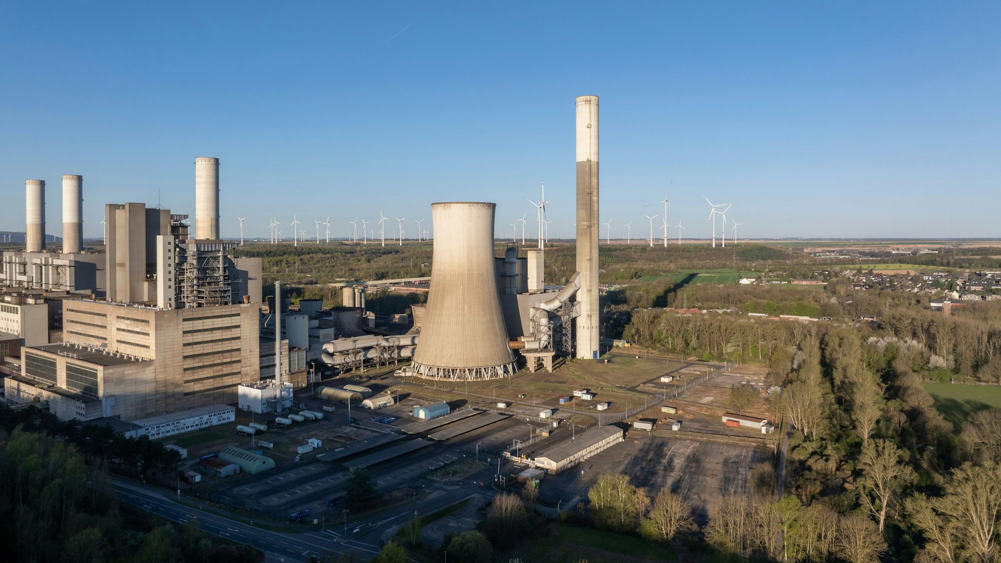 Zu sehen ist das Braunkohlenkraftwerk Frimmersdorf.