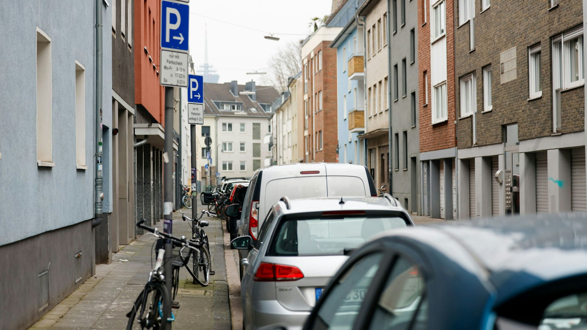 In der Großen Telegraphenstraße sollen insgesamt 20 Parkplätze wegfallen.