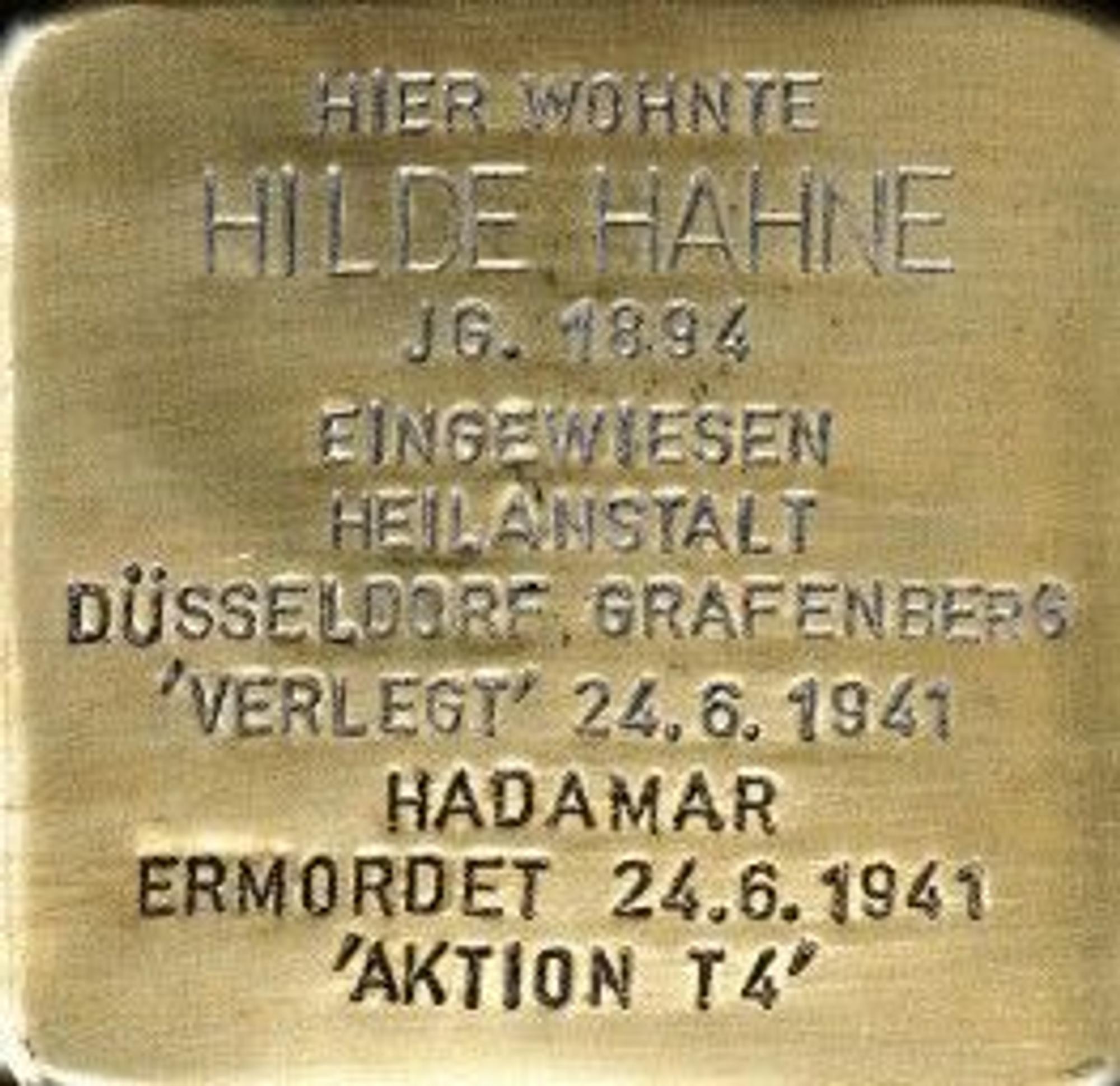 Das Foto zeigt den Stolperstein für Hilde Hahne