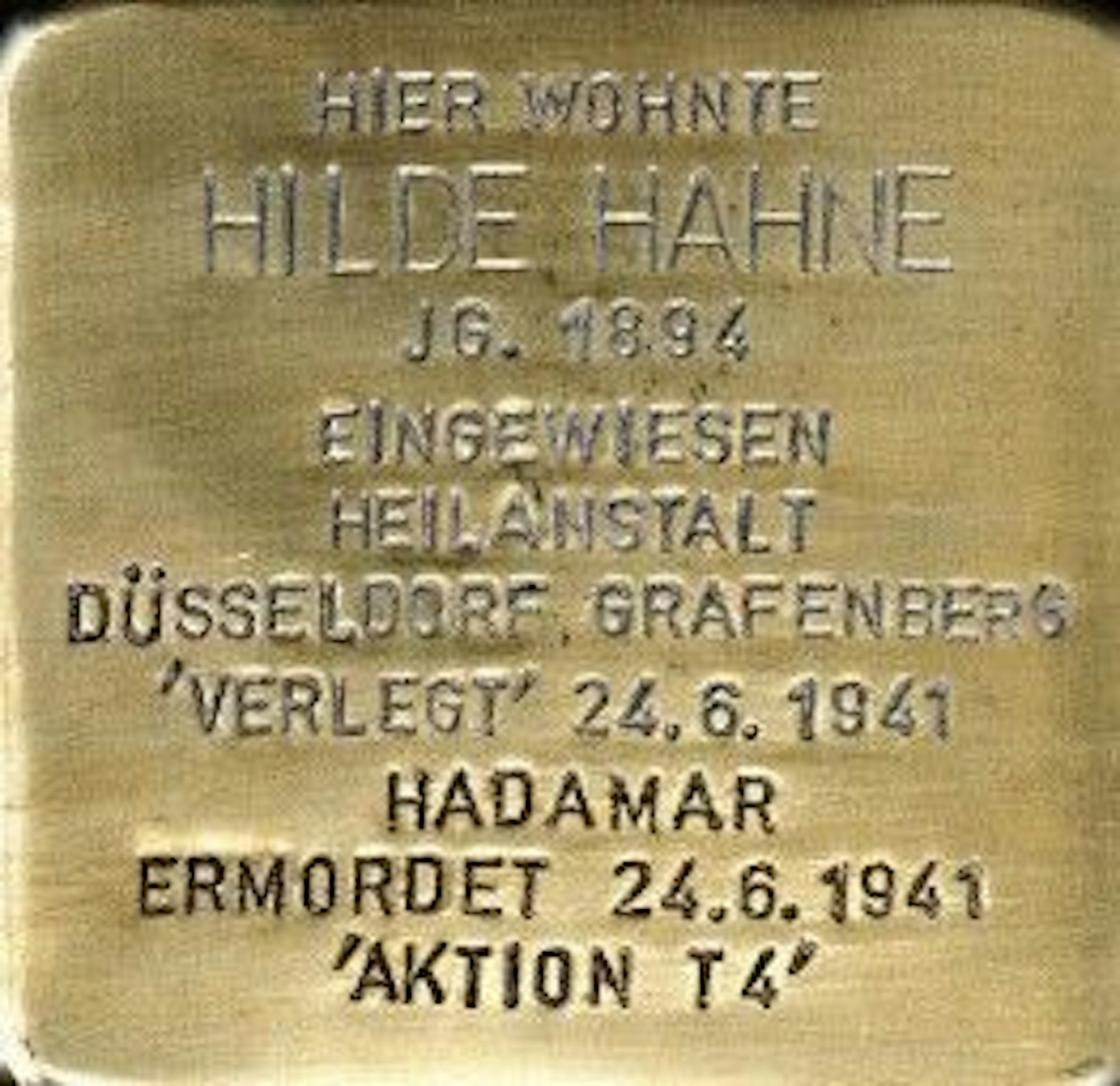 Das Foto zeigt den Stolperstein für Hilde Hahne