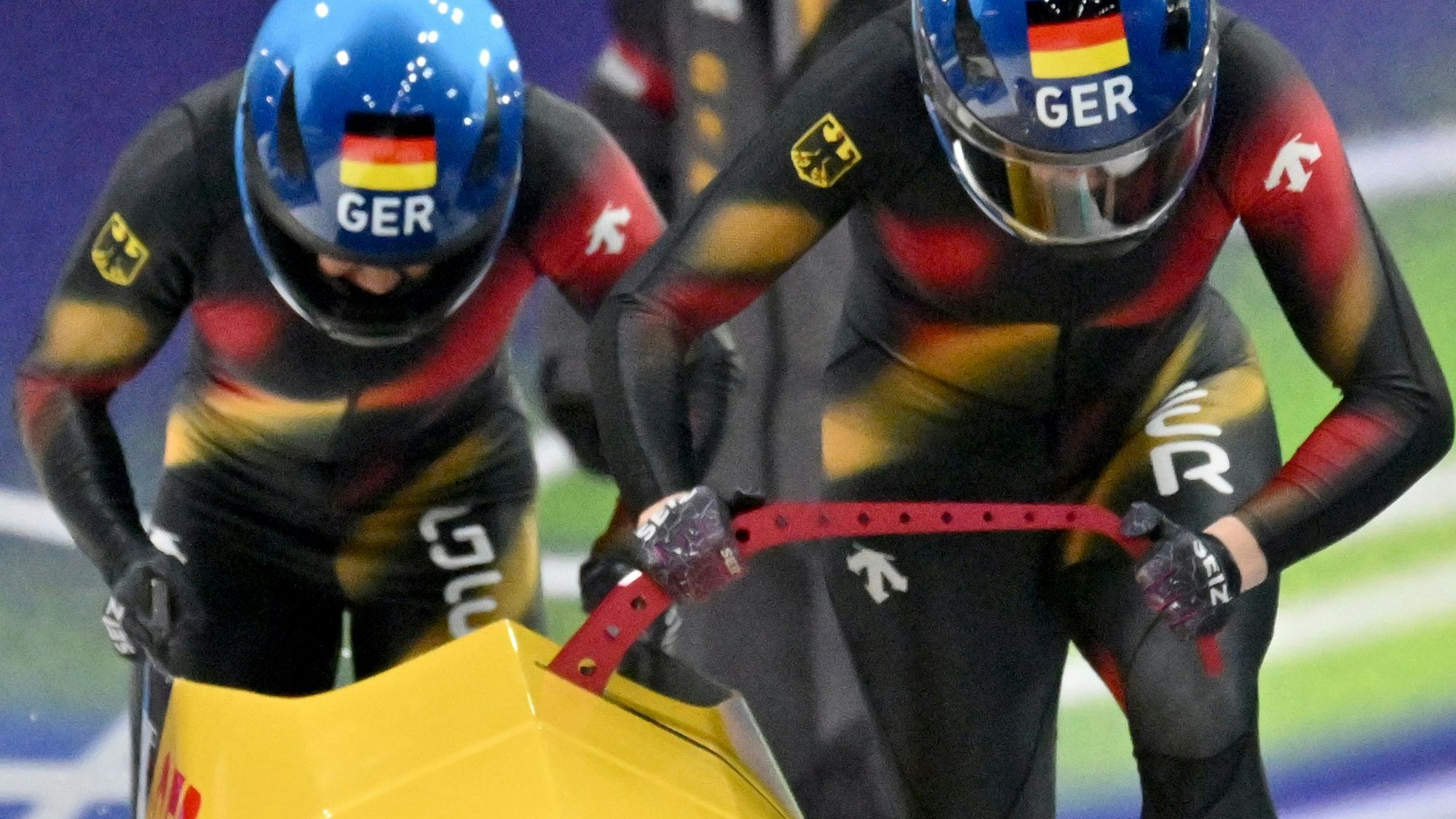 Laura Nolte und Deborah Levi beim Start im Zweierbob