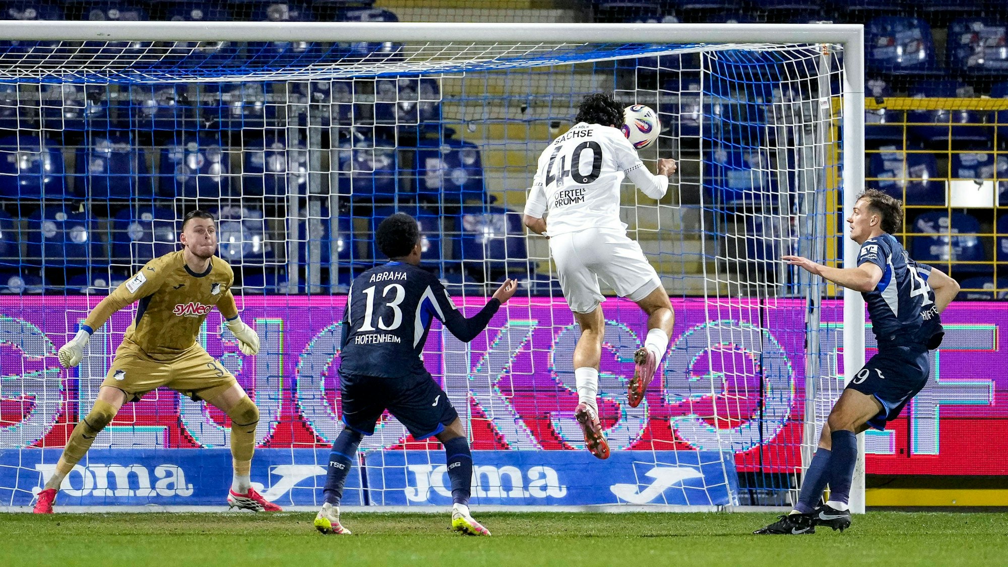 v.li.: Luca Philipp Torwart, TSG II, 37, Natnael Abraha TSG II, 13, Torschütze Jakob Sachse Viktoria, 40, Yannik Lührs TSG II, 49, erzielt das Tor zum 1:2, Treffer, Torerfolg, Highlight, Action, Aktion, Spielszene, 22.02.2026, Sinsheim Deutschland, Fussball, 3. Liga, TSG 1899 Hoffenheim II - FC Viktoria Köln, DFB/DFL REGULATIONS PROHIBIT ANY USE OF PHOTOGRAPHS AS IMAGE SEQUENCES AND/OR QUASI-VIDEO. *** from left Luca Philipp Goalkeeper, TSG II, 37 , Natnael Abraha TSG II, 13 , Goalscorer Jakob Sachse Viktoria, 40 , Yannik Lührs TSG II, 49 , scores the goal to 1 2, goal, goal success, highlight, action, Action, Match scene, 22 02 2026, Sinsheim Germany , Soccer, 3 Liga, TSG 1899 Hoffenheim II FC Viktoria Köln, DFB DFL REGULATIONS PROHIBIT ANY USE OF PHOTOGRAPHS AS IMAGE SEQUENCES AND OR QUASI VIDEO xozx