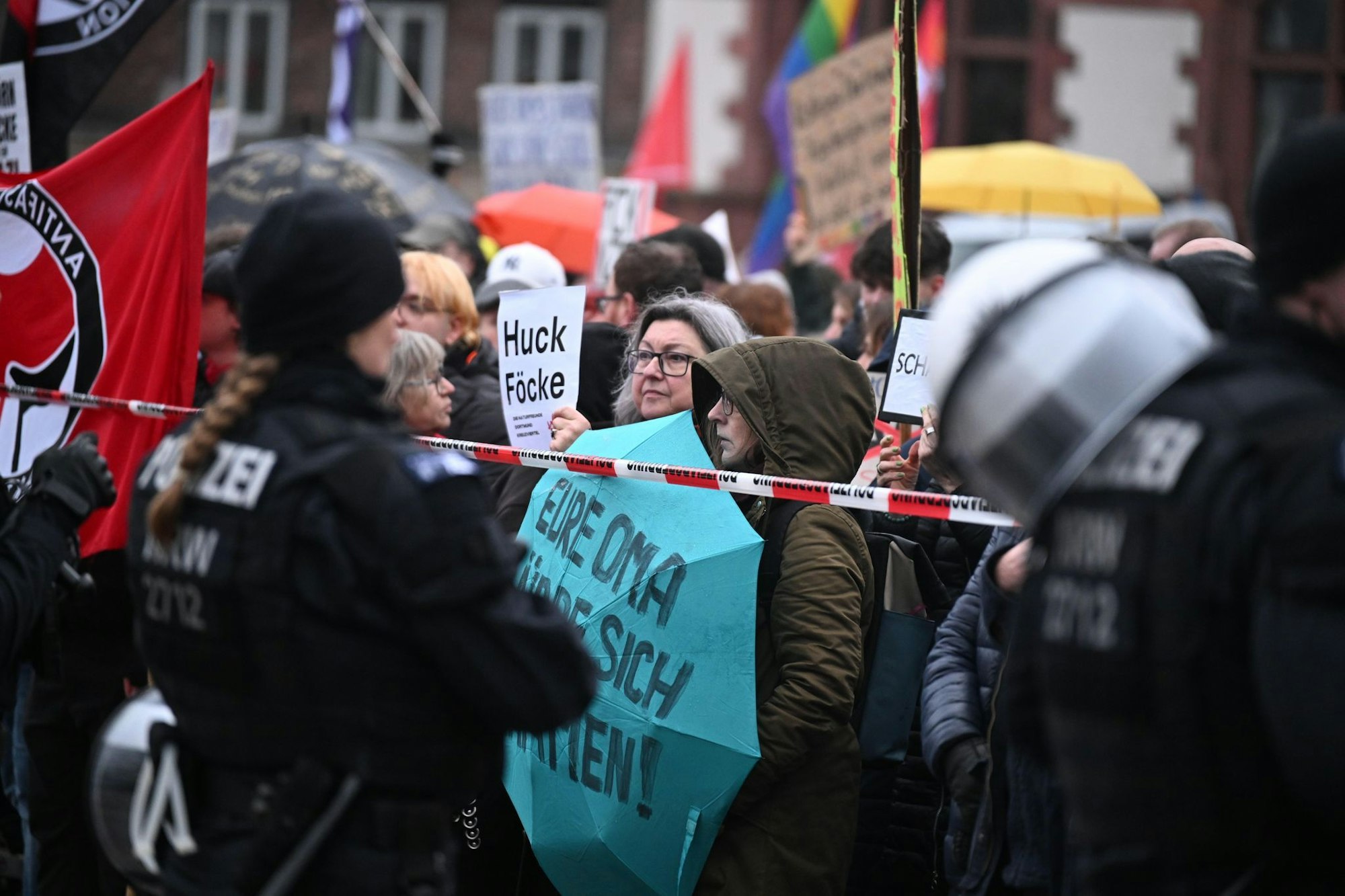 Die Polizei sicherte die Veranstaltung in Dortmund mit starken Kräften ab.