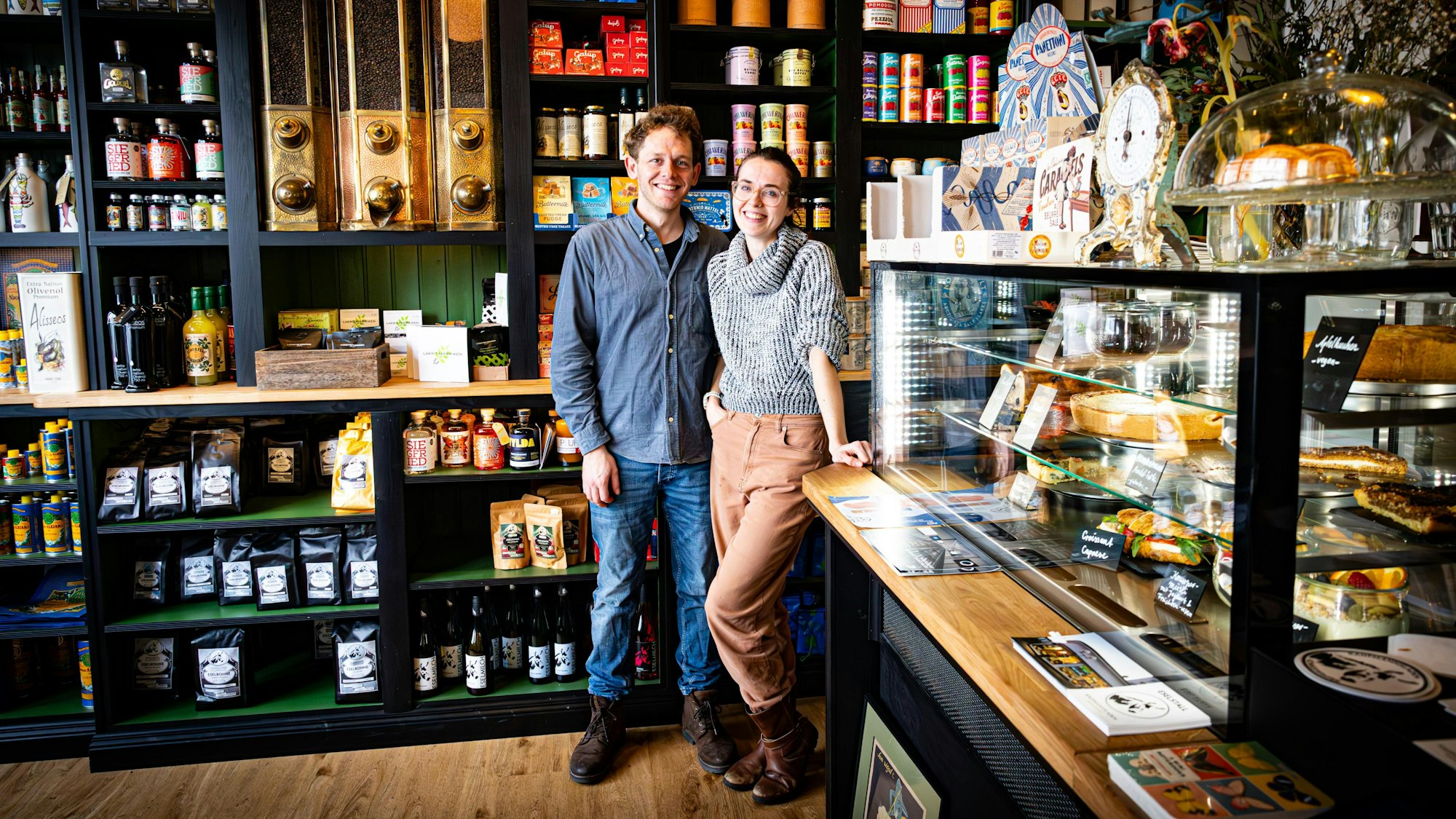Nicolas Schild und Linnea Höpfner haben auch in der Bonner Südstadt einen „Kaufmannsladen“ eröffnet.