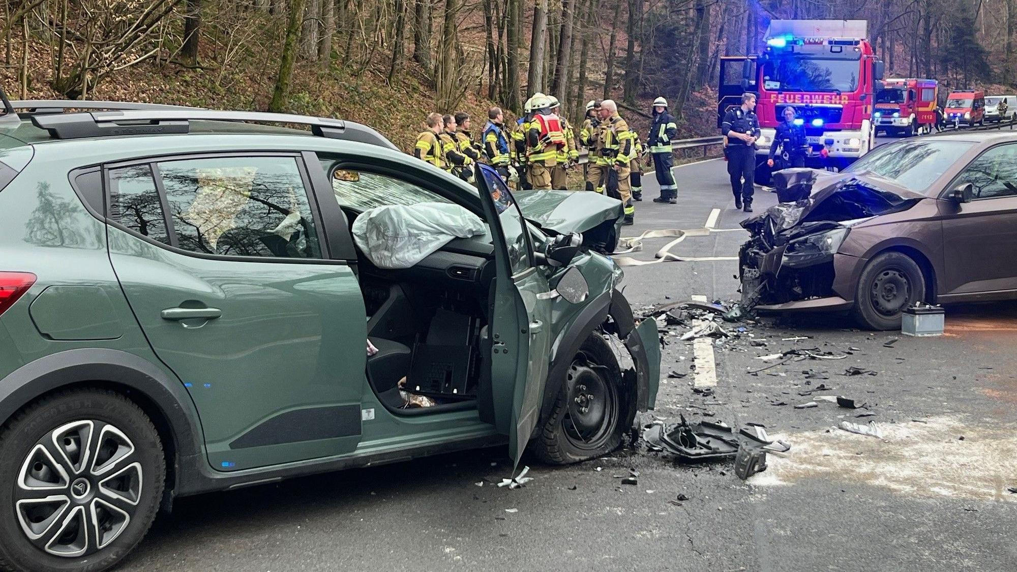 Schwerer Unfall am Dienstag, 24. Februar, auf der Wahnbachtalstraße (L189) in Neunkirchen-Seelscheid: Eine 63-Jährige wurde schwer verletzt. Der 44-jährige Unfallverursacher leicht.