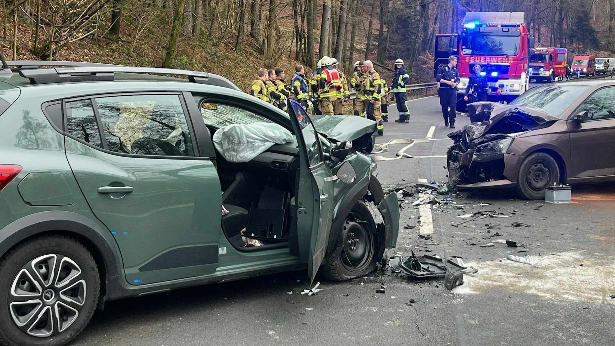Schwerer Unfall am Dienstag, 24. Februar, auf der Wahnbachtalstraße (L189) in Neunkirchen-Seelscheid: Eine 63-Jährige wurde schwer verletzt. Der 44-jährige Unfallverursacher leicht.