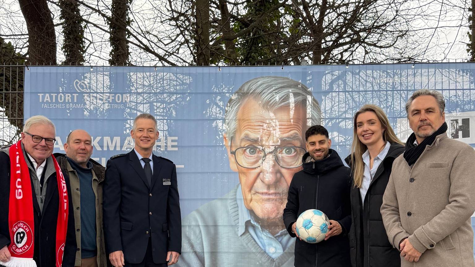 Freuen sich über die neuen Plakate: Klaus-Dieter Becker, Pedro Fatzikis, Achim Cüppers, Claudio Heider, Marie Duske und Stefan Lurz (v.l.).