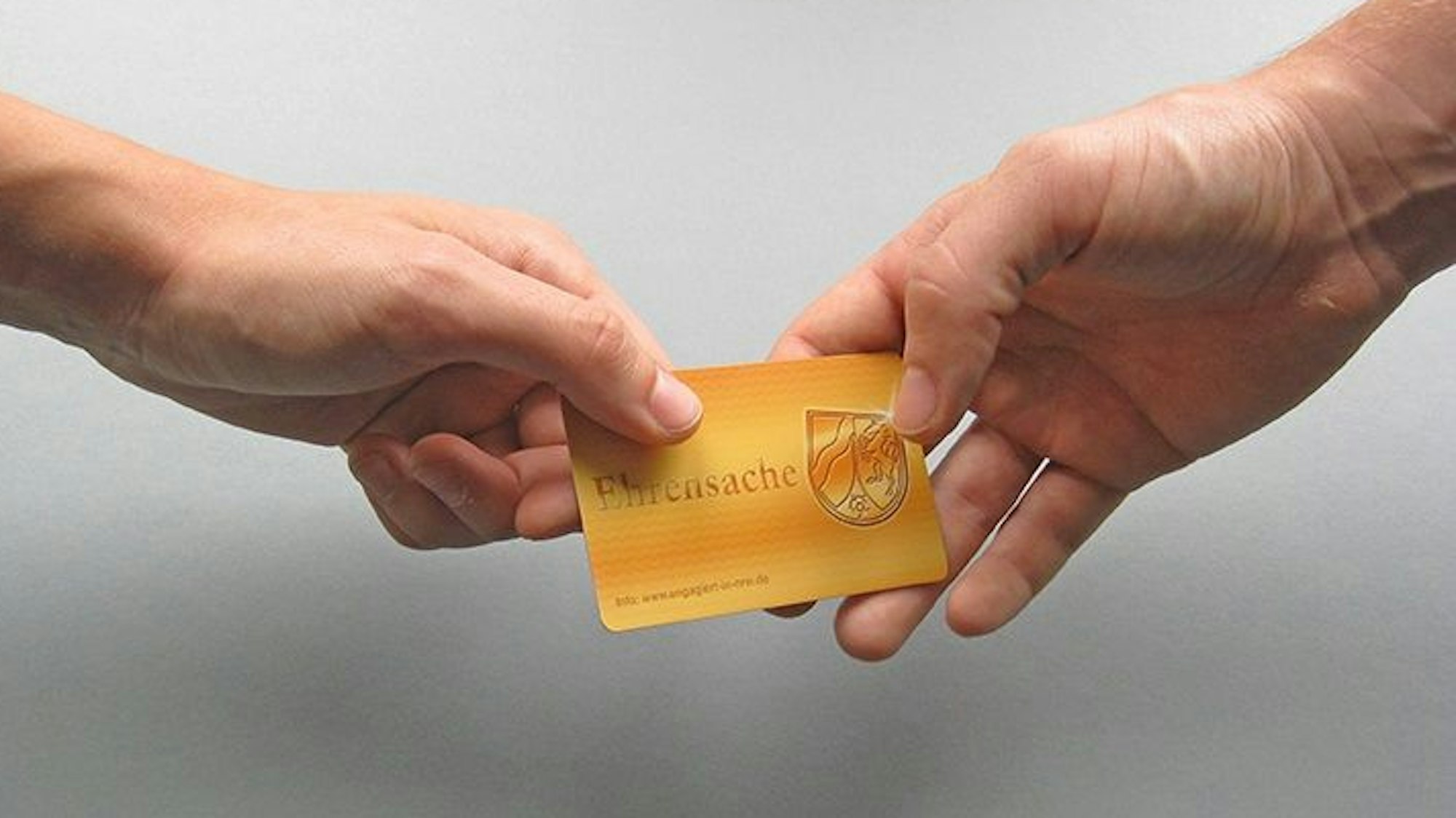 Die Ehrenamtskarte ist gold.