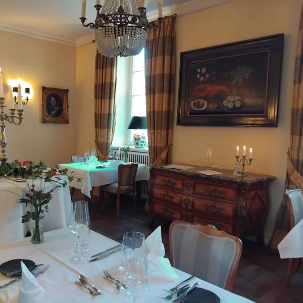 Ein Schloss aus dem 14. Jahrhundert mit moderner Gourmet-Küche: Das Parisot ist an vier Tagen in der Woche geöffnet.