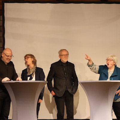 Eine Szene aus einem Kirchenkabarett.