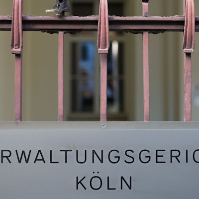 Das Bild zeigt das Gelände des Verwaltungsgerichts in Köln.