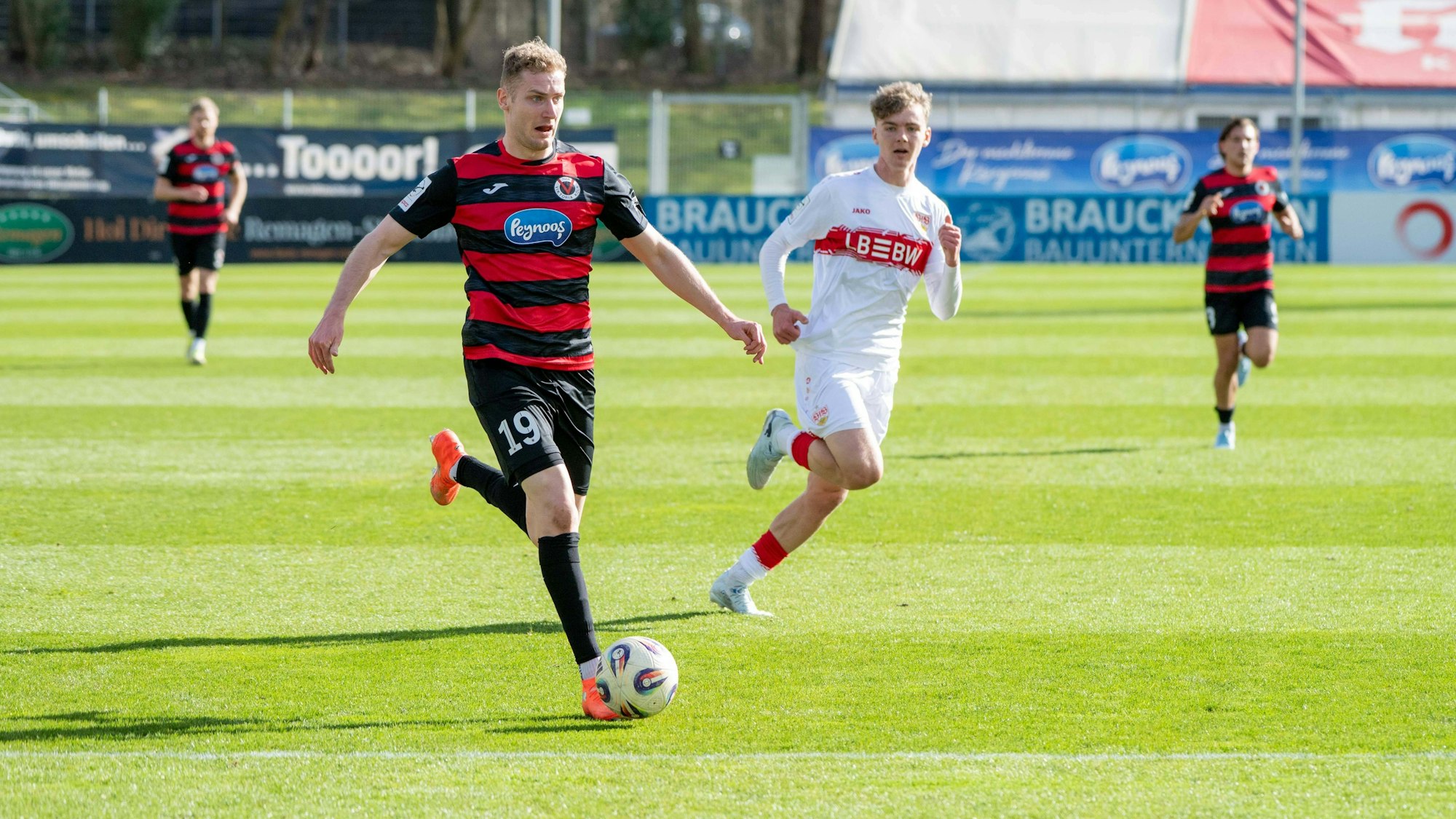 Meiko Sponsel, Abwehr, FC Viktoria Köln 1904 19, FC Viktoria Köln vs. VfB Stuttgart II, 3. Liga, Fussball, Herren , 26. Spieltag, 28.02.2026 DFB REGULATIONS PROHIBIT ANY USE OF PHOTOGRAPHS AS IMAGES SEQUENCES AND/OR QUASI VIDEO. Köln NRW Deutschland *** Meiko Sponsel, Defense, FC Viktoria Köln 1904 19 , FC Viktoria Köln vs VfB Stuttgart II, 3 Liga, Soccer, Men , 26 Matchday, 28 02 2026 DFB REGULATIONS PROHIBIT ANY USE OF PHOTOGRAPHS AS IMAGES SEQUENCES AND OR QUASI VIDEO Köln NRW Germany Copyright: xkolbert-press/MartinxWdziecznyx