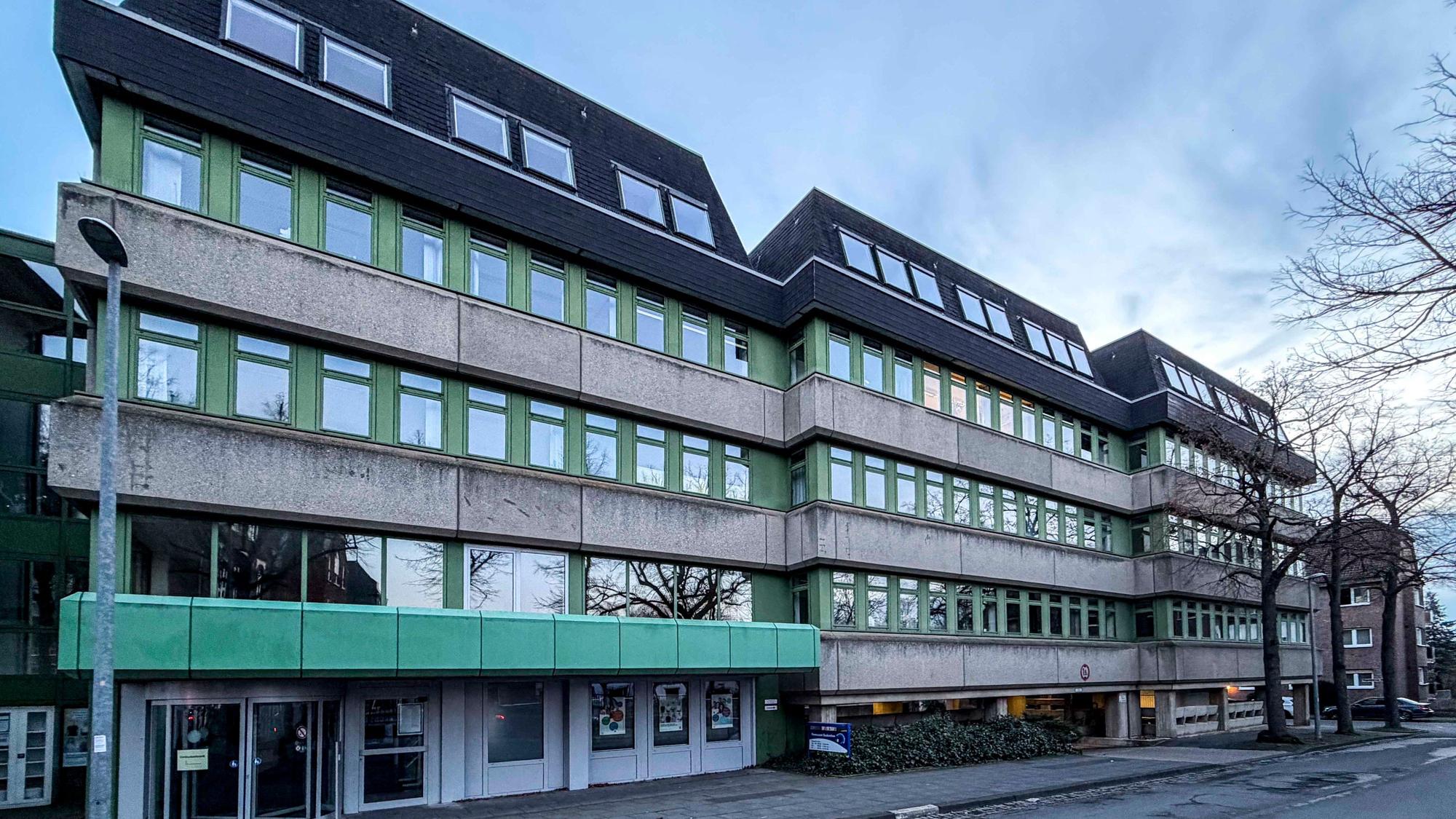 Das Bild zeigt das Finanzamt an der Thomas-Mann-Straße in Euskirchen.