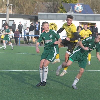 Maxim Teichrieb (Mitte)