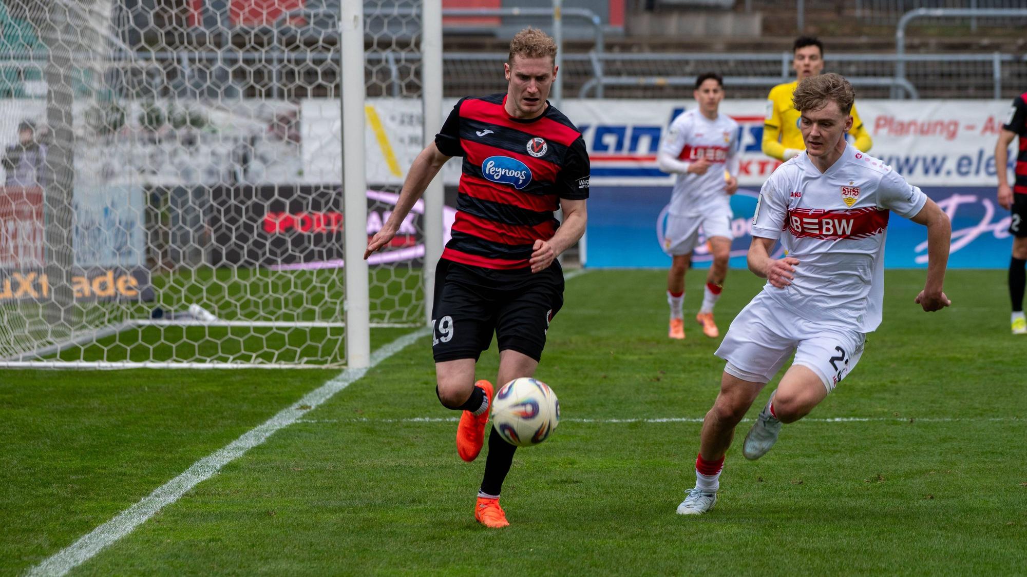 Meiko Sponsel, Abwehr, FC Viktoria Köln 1904 19, Yanni Noah Spalt, VfB Stuttgart II 23, FC Viktoria Köln vs. VfB Stuttgart II, 3. Liga, Fussball, Herren , 26. Spieltag, 28.02.2026 DFB REGULATIONS PROHIBIT ANY USE OF PHOTOGRAPHS AS IMAGES SEQUENCES AND/OR QUASI VIDEO. Köln NRW Deutschland *** Meiko Sponsel, Defense, FC Viktoria Köln 1904 19 , Yanni Noah Spalt, VfB Stuttgart II 23 , FC Viktoria Köln vs VfB Stuttgart II, 3 Liga, Soccer, Men , 26 Matchday, 28 02 2026 DFB REGULATIONS PROHIBIT ANY USE OF PHOTOGRAPHS AS IMAGES SEQUENCES AND OR QUASI VIDEO Köln NRW Germany Copyright: xkolbert-press/MartinxWdziecznyx