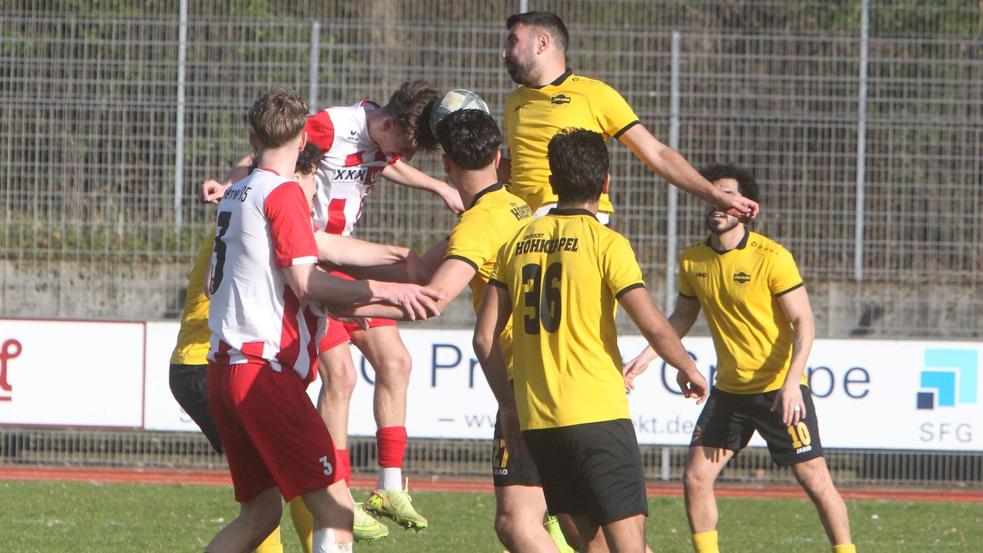 Leon Rosic (am Ball)