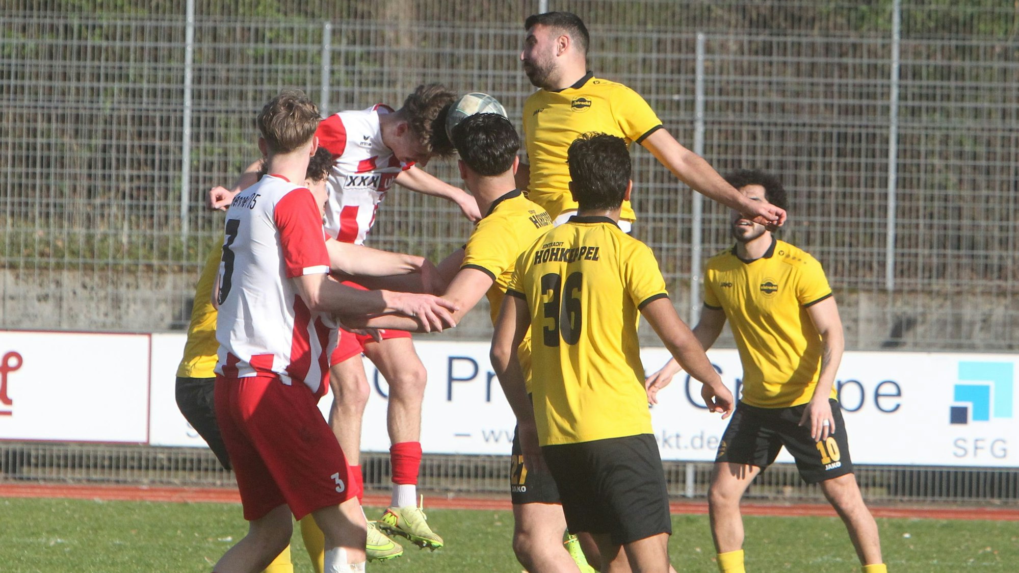 Leon Rosic (am Ball)