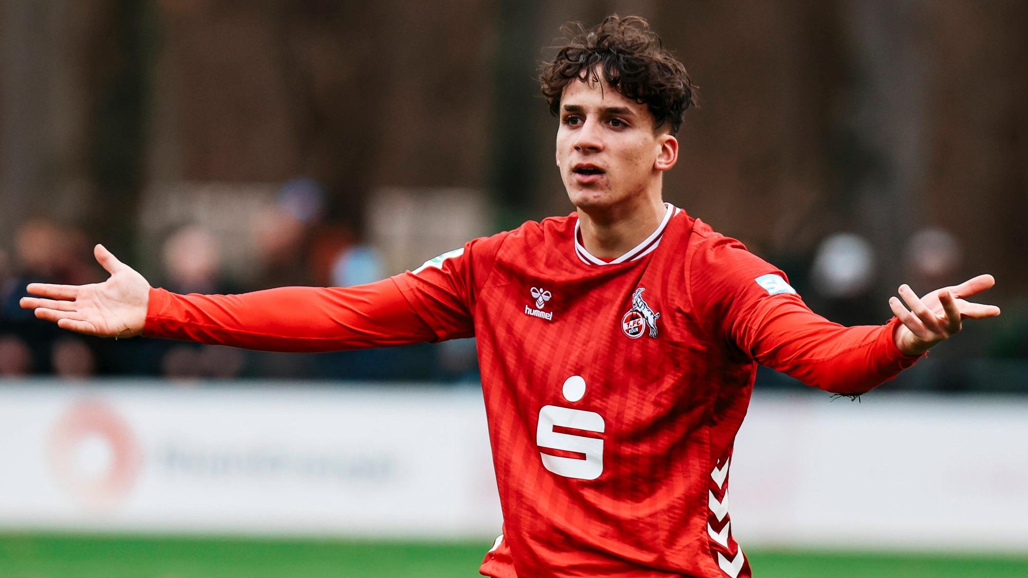 U19 DFB- Nachwuchsliga: 1.FC Köln- FC Viktoria Köln 06.12.2025 Jason Ponente Ramirez 1.FC Köln, 7 U19 DFB- Nachwuchsliga: 1.FC Köln- FC Viktoria Köln Geißbockheim Rasenplatz 7, 06.12.2025 *** U19 DFB Youth League 1 FC Köln FC Viktoria Köln 06 12 2025 Jason Ponente Ramirez 1 FC Köln, 7 U19 DFB Youth League 1 FC Köln FC Viktoria Köln Geißbockheim Rasenplatz 7, 06 12 2025 Copyright: xBEAUTIFULxSPORTS/Freisenx