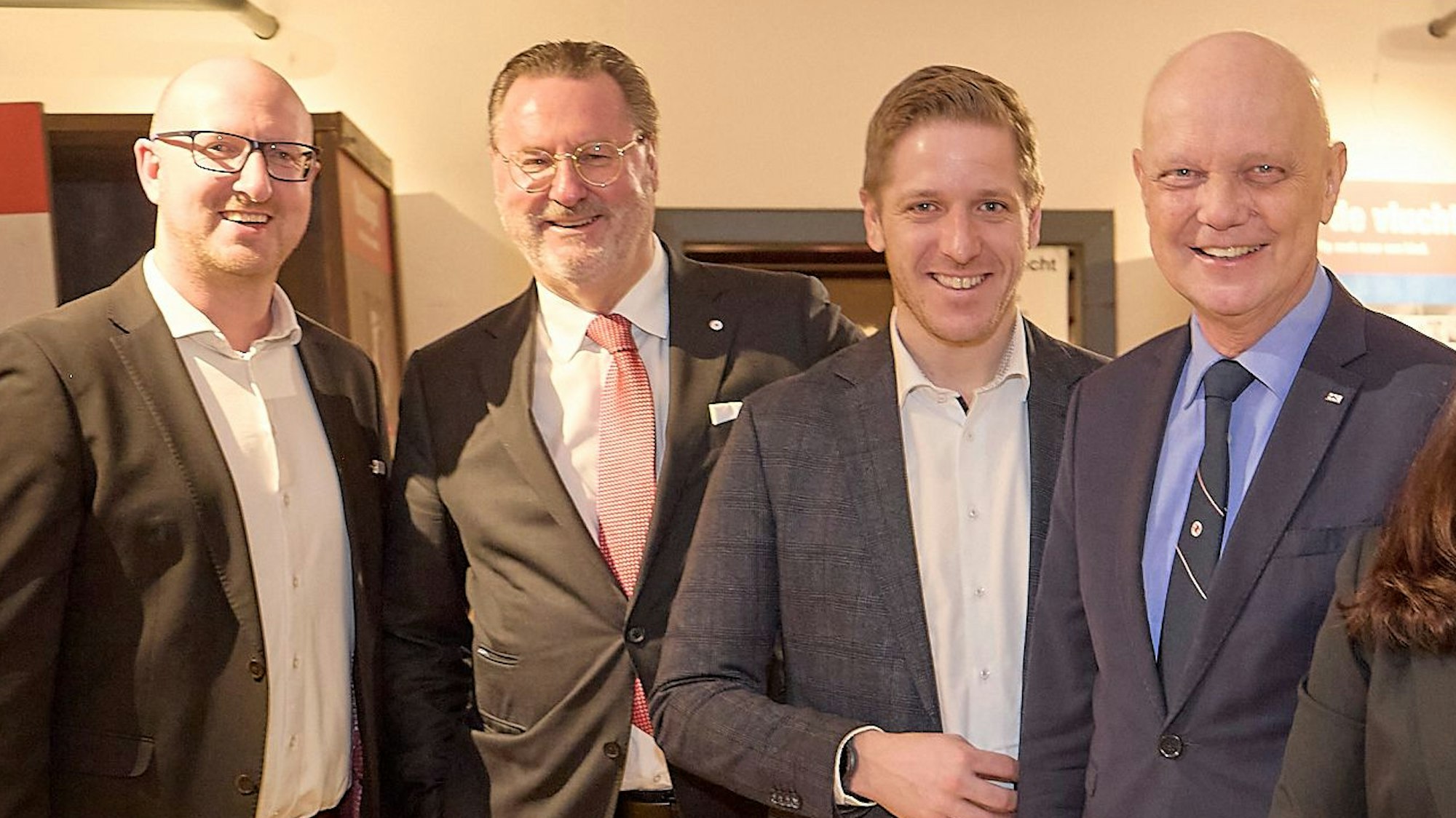 Gruppenfoto mit Ingo Pfennings, Dr. Alexander Schröder-Frerkes, Markus Ramers, Dr. Volkmar Schön, Yvonne Aregger und Simon Jägersküpper (v.l.n.r.).
