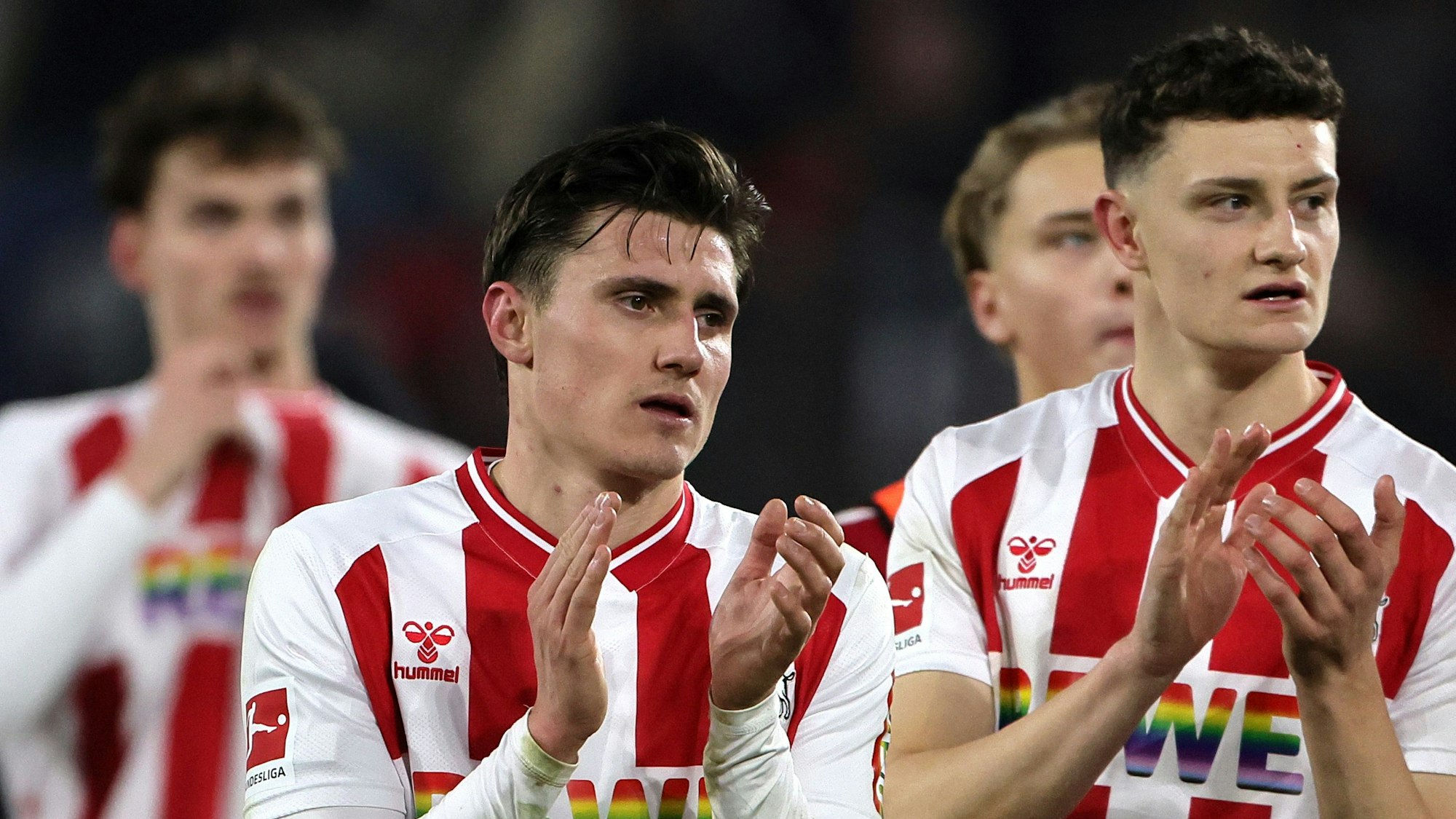 1. FC Köln vs. VFL Wolfsburg, 20. Spieltag, 30.01.2026, 20.30 Uhr, Feierlichkeiten nach dem Spiel, von links: Alessio Castro-Montes, Eric Martel (1. FC Köln), Bild: Herbert Bucco