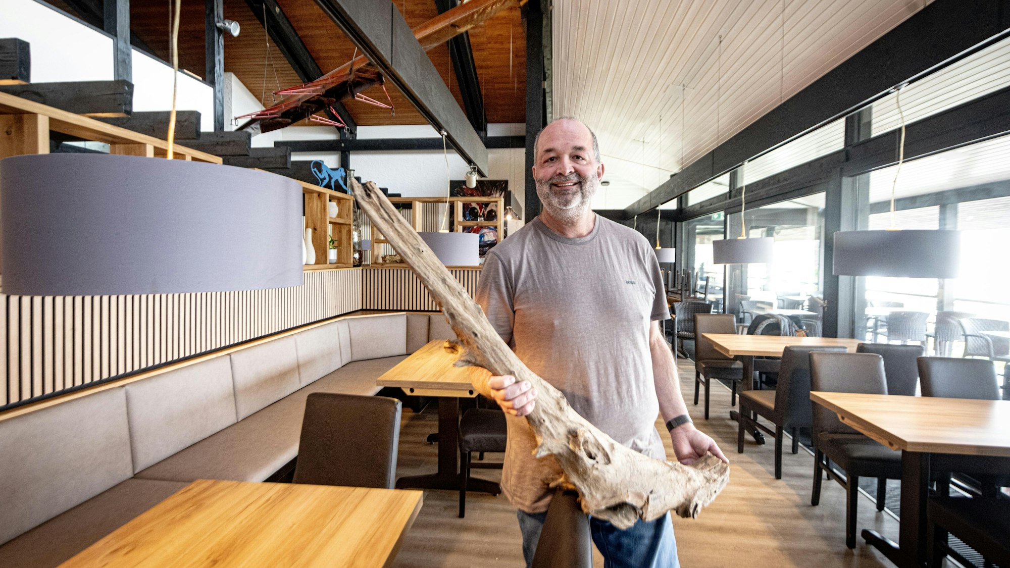Aus dem Haus am Rhein in Beuel macht Dirk Dötsch das „Treibholz“ mit kontinentaler Küche und regionalen Einflüssen.