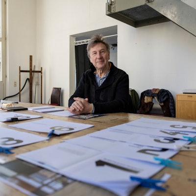 Andre Dekker schafft aus den Erinnerungen der Kölner ein Buch über das Kunstprojekt am Waidmarkt.