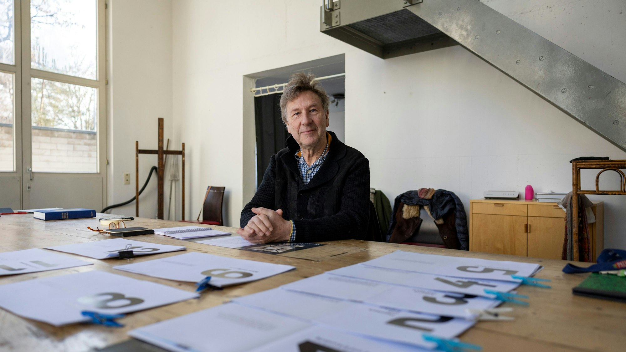 Andre Dekker schafft aus den Erinnerungen der Kölner ein Buch über das Kunstprojekt am Waidmarkt.