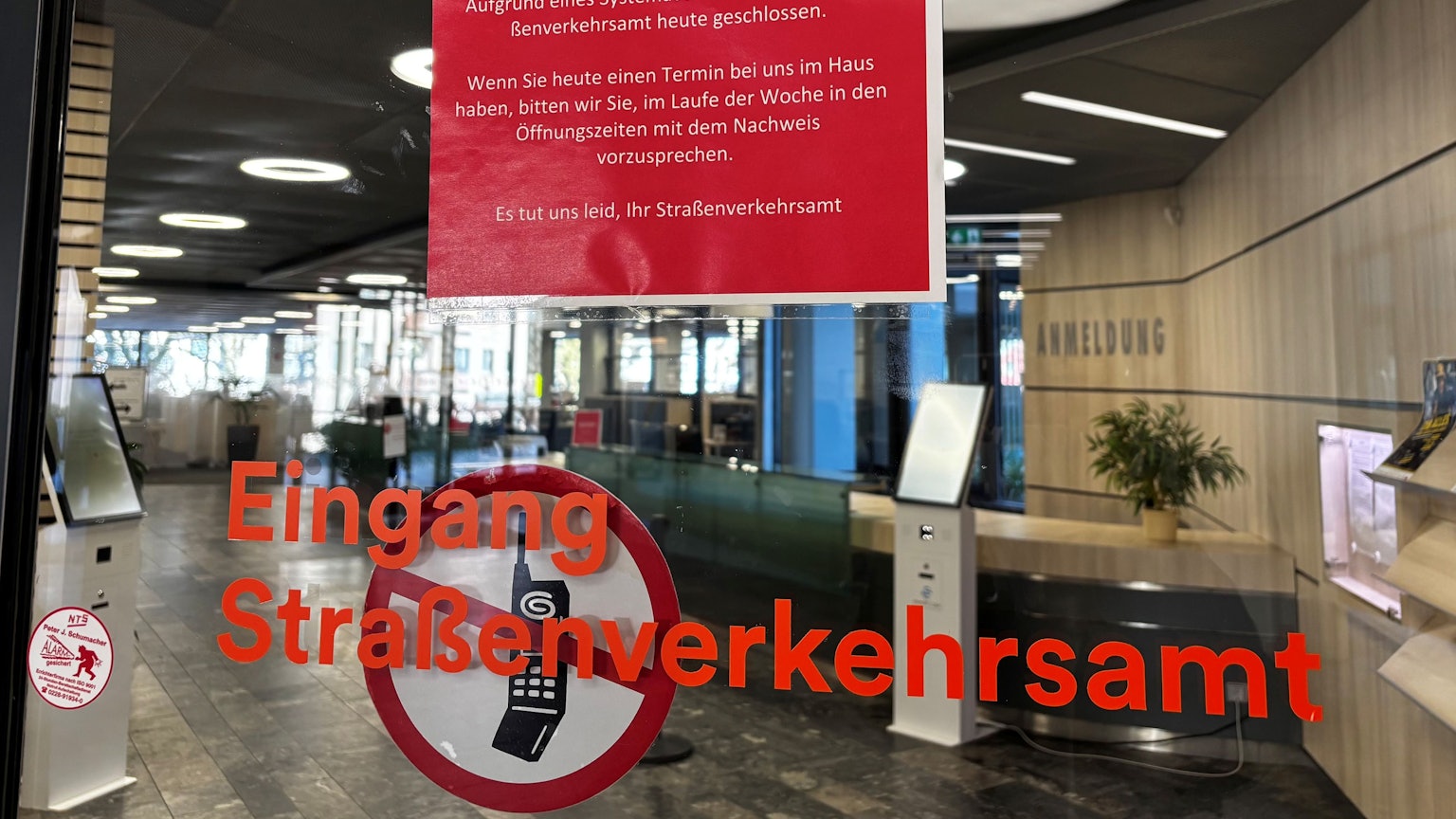 Das Straßenverkehrsamt blieb am Dienstag wegen eines Systemausfalls geschlossen.