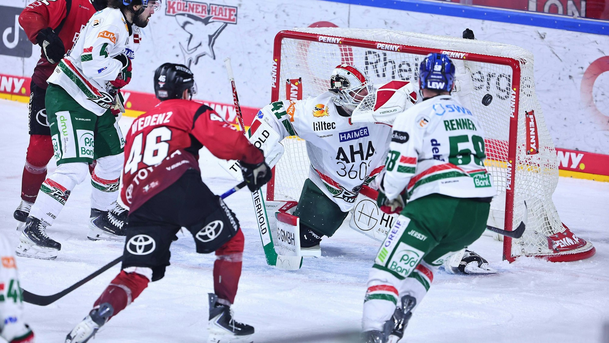 Doppelpack: Kevin Niedenz (Nr. 46) erzielt das 2:0 für die Kölner Haie.