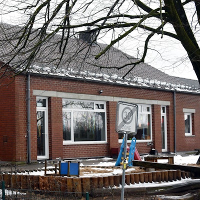 Die katholische Kita St. Raphael im Wipperfürther Kirchdorf Kreuzberg.