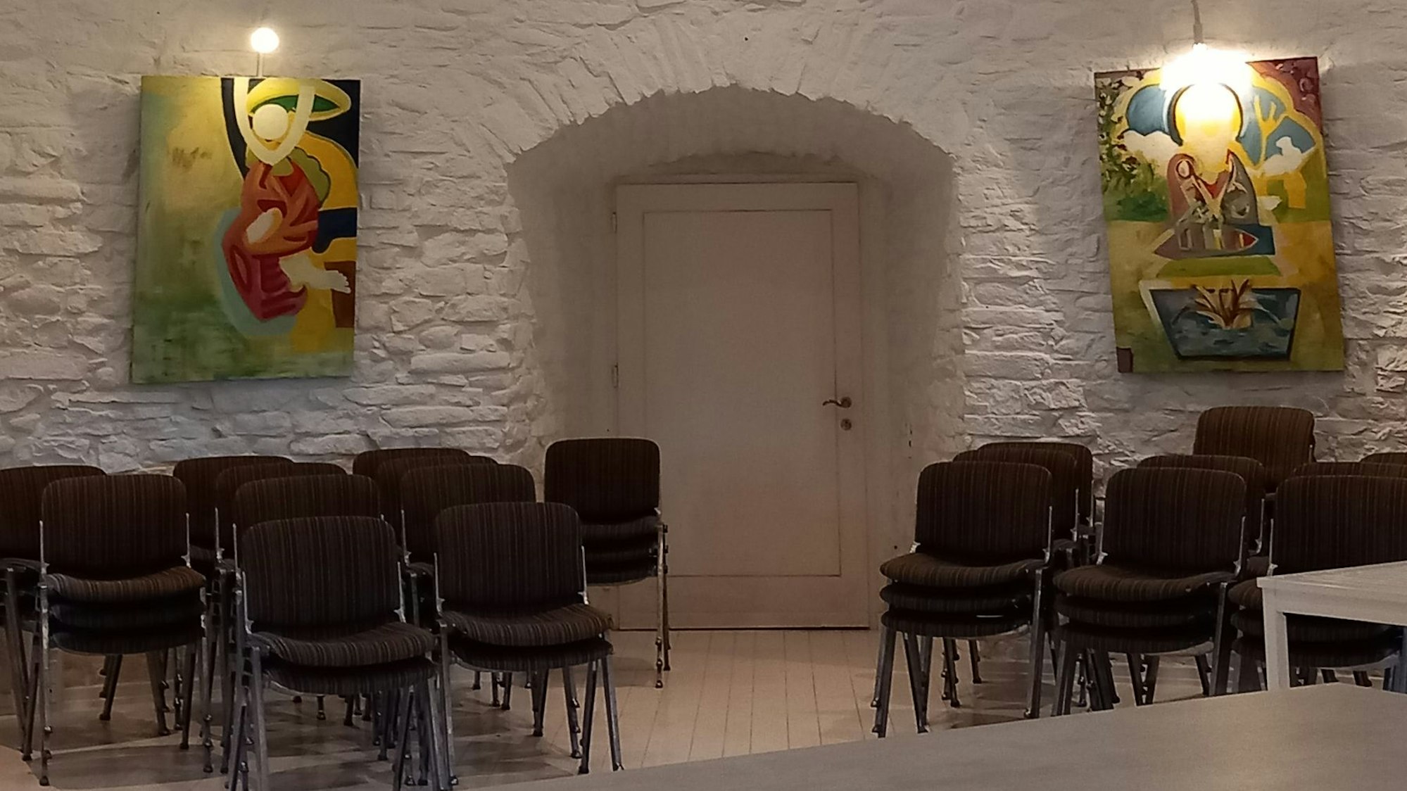 Die Decke im Mühlenturm ist gestrichen, der Aufgang verriegelt.