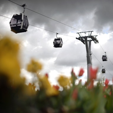 Die Bonner Seilbahn (hier die Gondeln der Seilbahn in Berlin) soll erst mehrere Jahre später in Betrieb gehen.