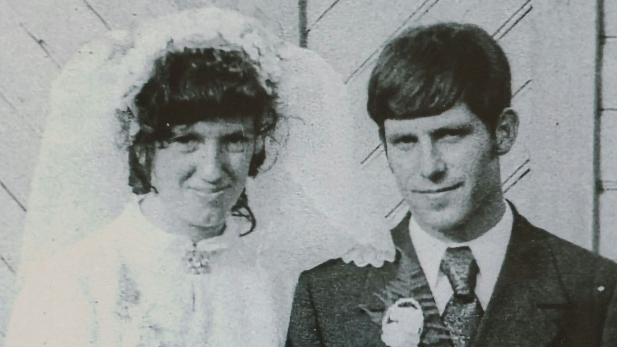 Heute feiern Iraida und Alexander Sonnenberg aus Waldbröl-Hermesdorf ihre goldene Hochzeit. Dieses Foto zeigt das Paar bei der Eheschließung vor 50 Jahren in Kasachstan.