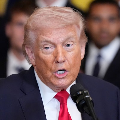 Donald Trump spricht über den Iran-Krieg während einer Veranstaltung zu Ehren des Meisters der Major League Soccer 2025, Inter Miami CF.