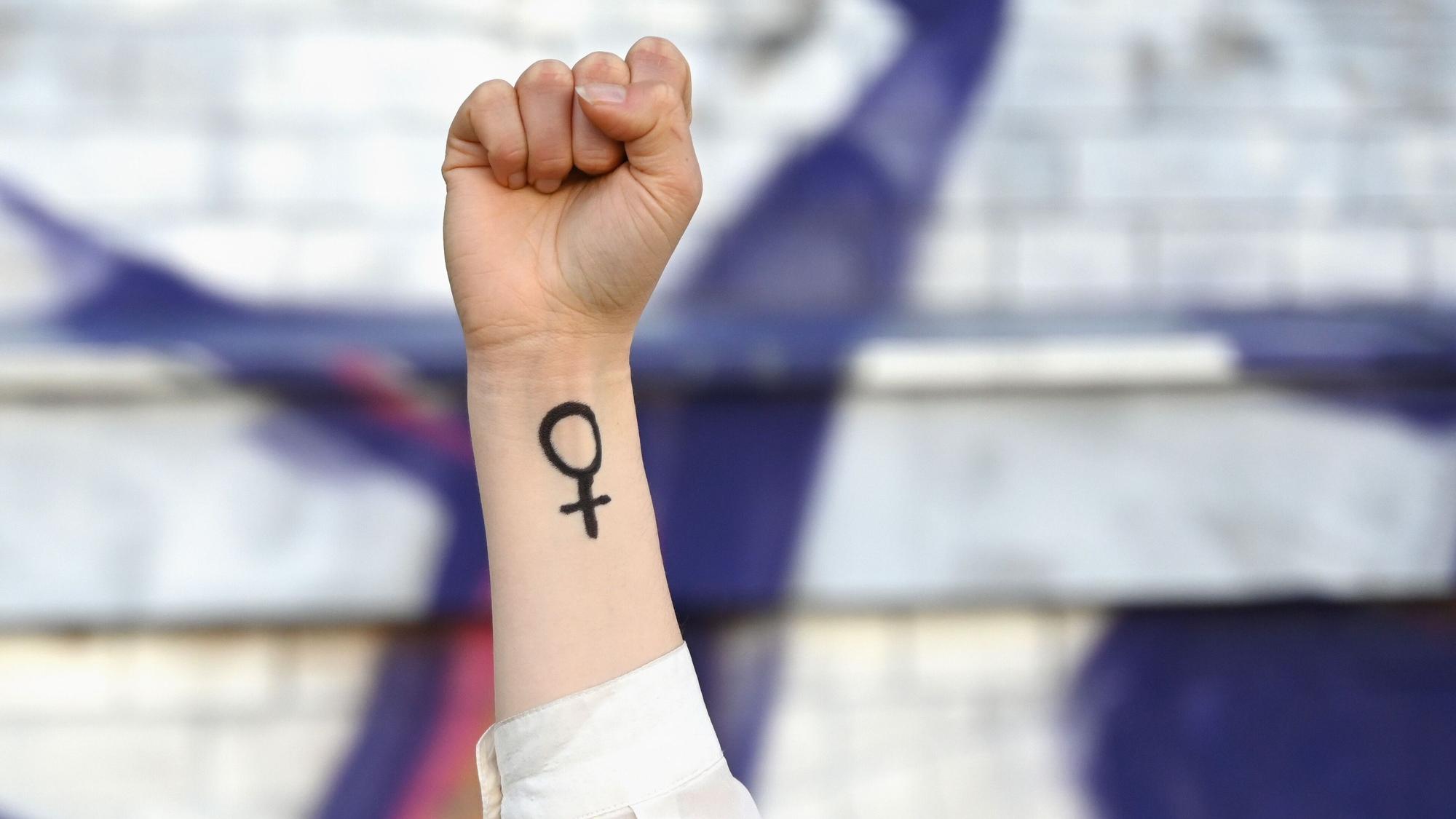 Am ersten Frauentag kämpften die Frauen für ihr Wahlrecht. Auch in heutiger Zeit stehen Themen wie Gleichberechtigung, Frauenrechte und Gleichstellung weiter im Vordergrund.