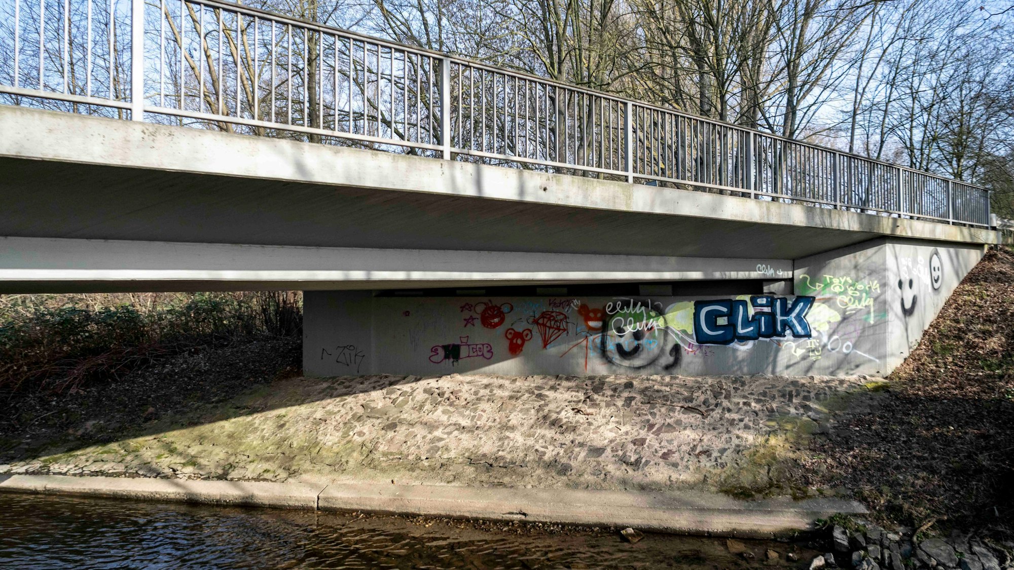 Das Bild zeigt die Brücke über den Swistbach bei Metternich.