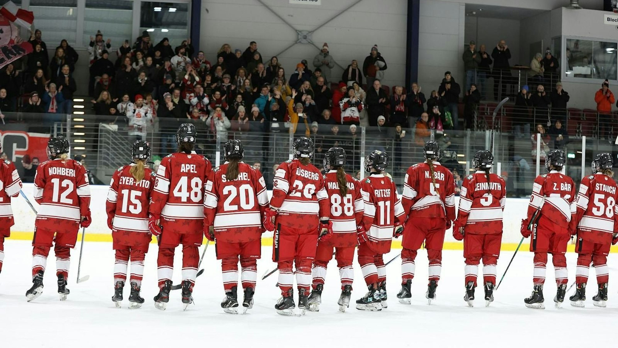KEC-Frauen ("Junghaie-Frauen") nach dem 1:3 gegen die Düsseldorfer EG vom 10. Januar 2026.