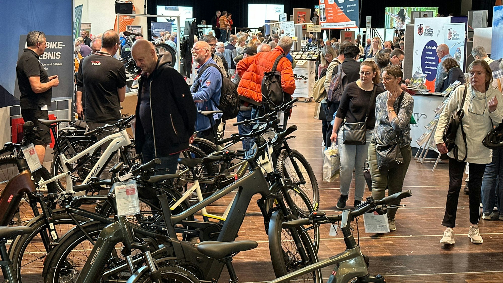 Radreisemesse 2026 im Rhein-Sieg Forum in Siegburg.