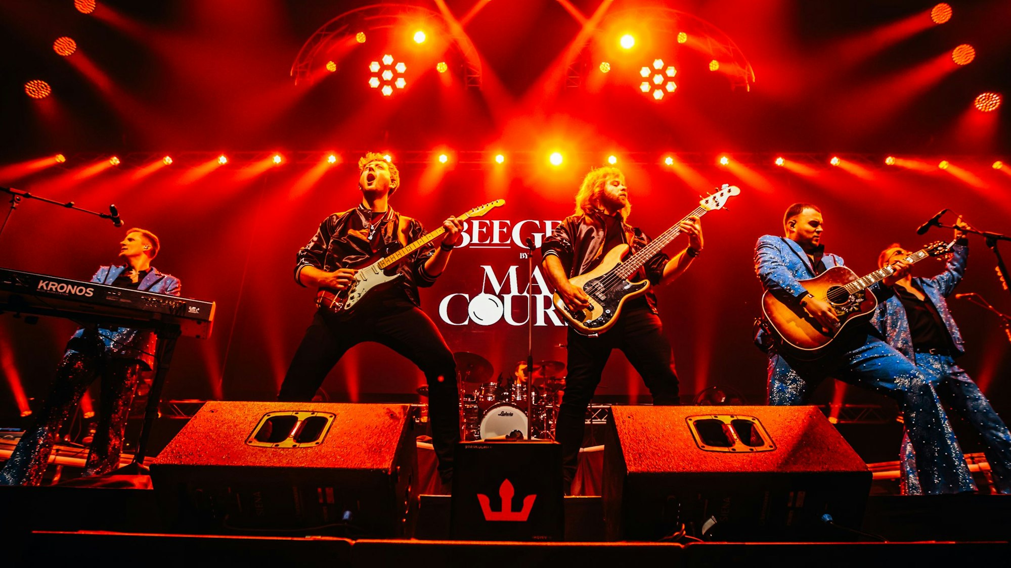 MainCourse – die niederländische Tributeband bringt die Hits der Bee Gees am 09. April 2026 live ins E-Werk Köln.