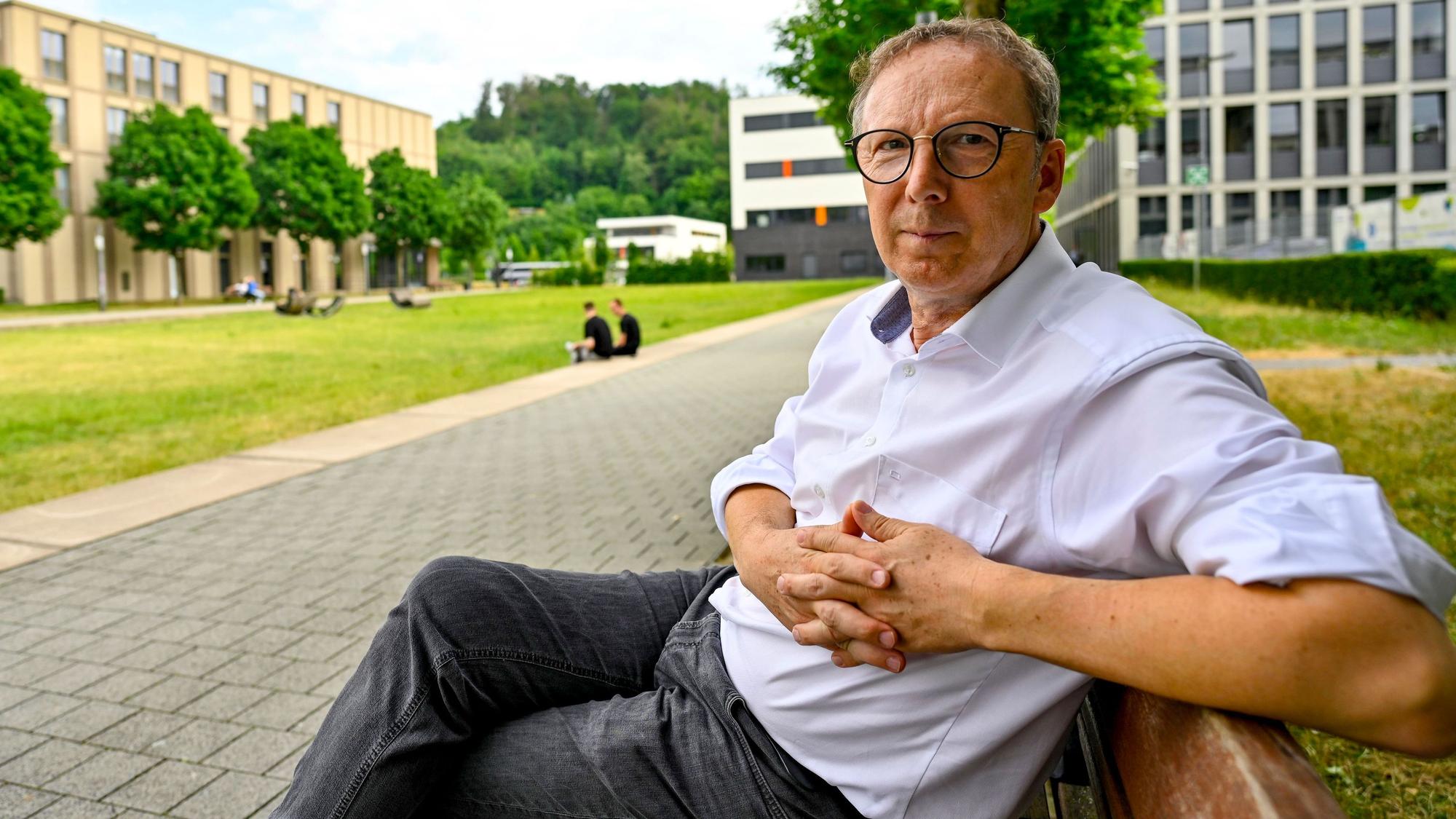 Jürgen Hefner ist Erster und Technischer Beigeordneter.