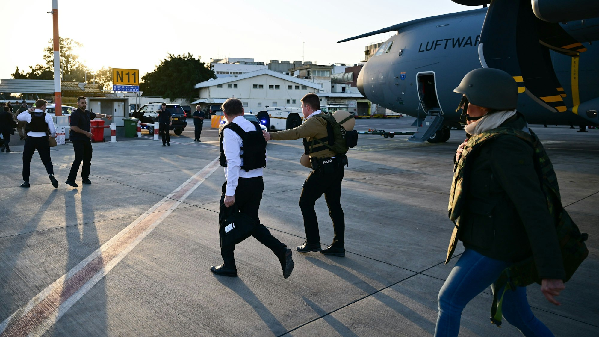 Der Außenminister traf sich in Israel vor dem Hintergrund des Iran-Kriegs mit seinem Amtskollegen.