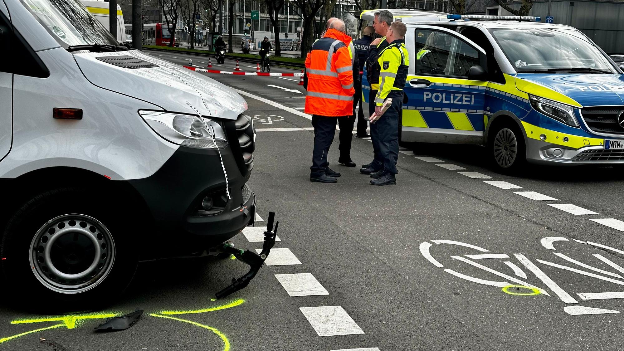 E-Scooter-Unfall am Dienstagmorgen nahe dem Kölner Neumarkt.