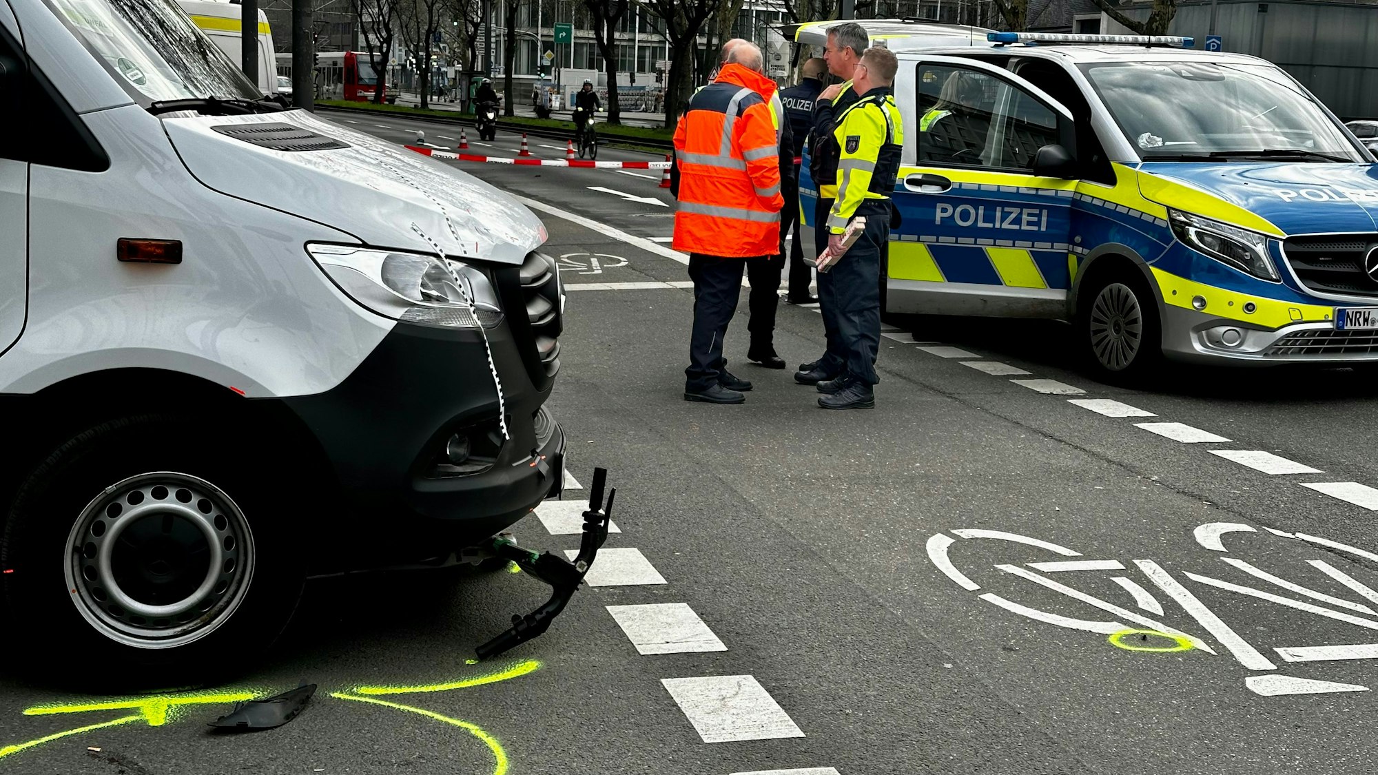 E-Scooter-Unfall am Dienstagmorgen nahe dem Kölner Neumarkt.