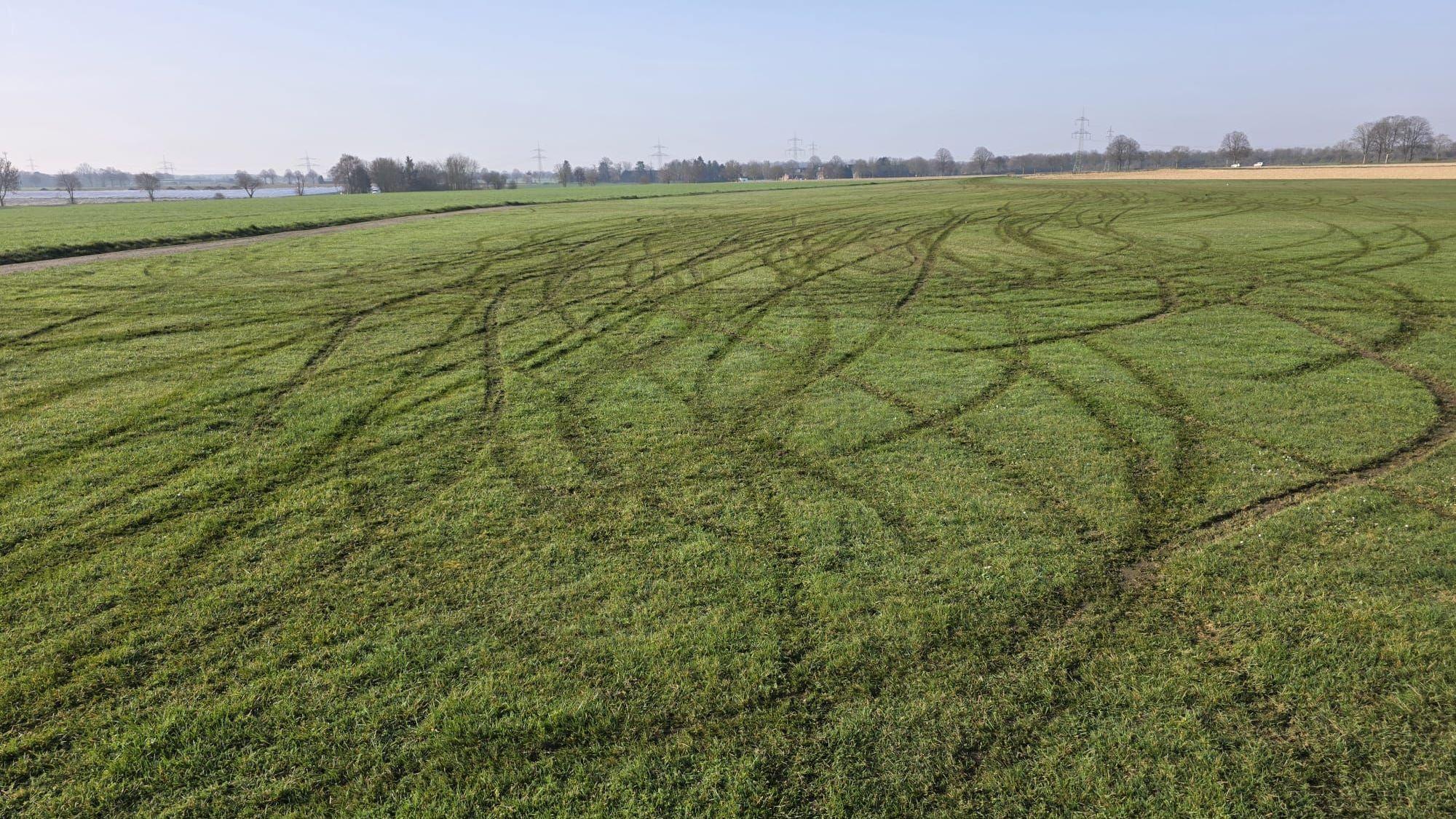 Dieser Anblick bot sich den Mitgliedern des Modellflugvereins Ikarus Elsdorf nach dem Wochenende.