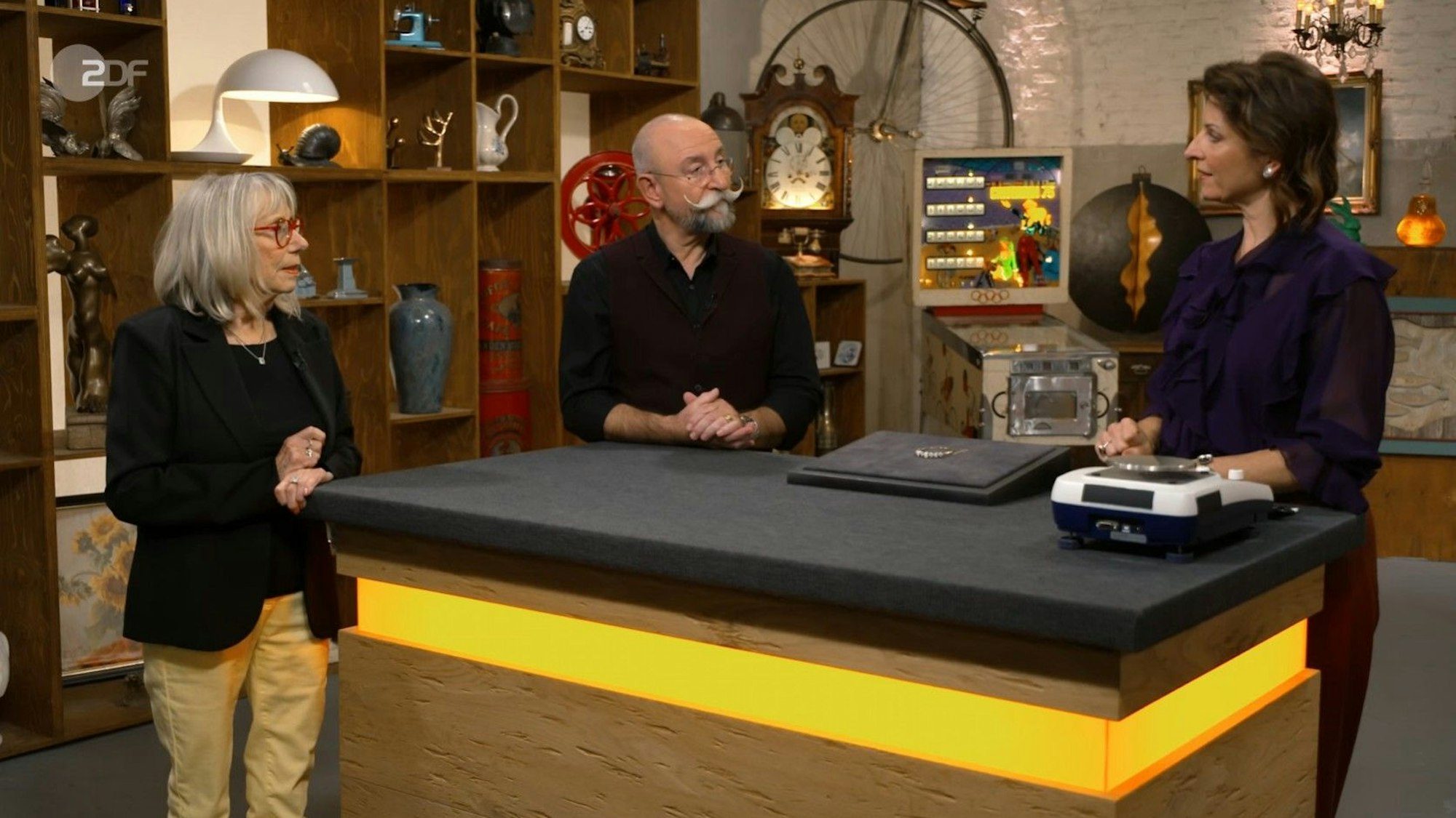 Hella Hippenstiel (v.l.) mit Moderator Horst Lichter und Wendela Horz.