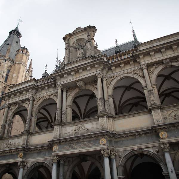 Das Kölner Rathaus: Recherchen der Redaktion haben eine Debatte um den Umgang der Kölner Ausländerbehörde mit einer Liste ausreisepflichtiger Personen ausgelöst (Symbolbild).
